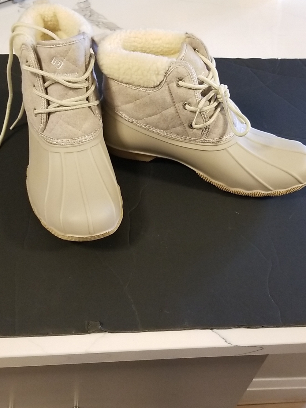 Women’s Cream Lace-Up Waterproof Winter Boots Duckies  Size 10
